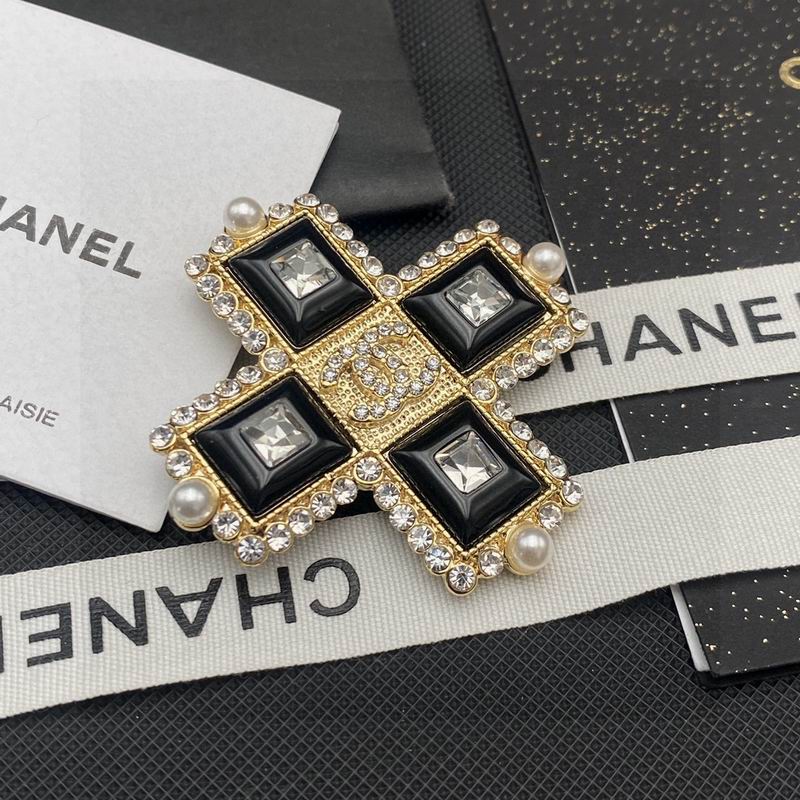 Chanel Brooch 1lyx112